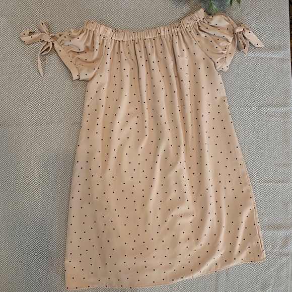 She and Sky Off-Shoulder Short Sleeve Dress - Picture 2 of 7